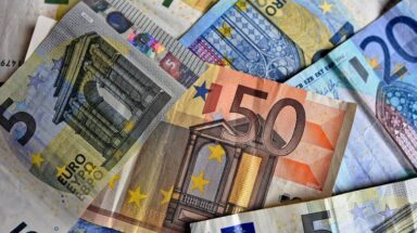 Η ώρα της Εφορίας για τα αναδρομικά μισθωτών και συνταξιούχων