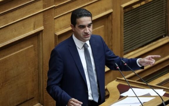 Βουλευτές ΠΑΣΟΚ: Οι τράπεζες έκρυψαν την αλήθεια από τους δανειολήπτες για τα δάνεια σε ελβετικό φράγκο
