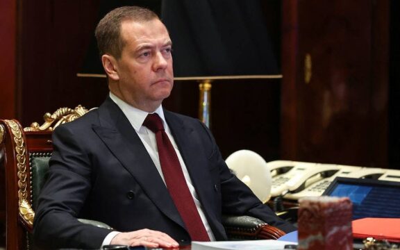 Μεντβέντεφ-Ρωσία: Αυτά θα είναι τα νέα σύνορα της Ευρώπης