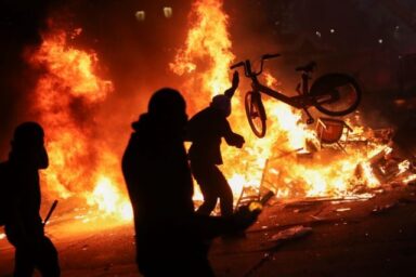 Μετά τη Γερμανία και η Ελβετία ετοιμάζεται για κοινωνικές εκρήξεις