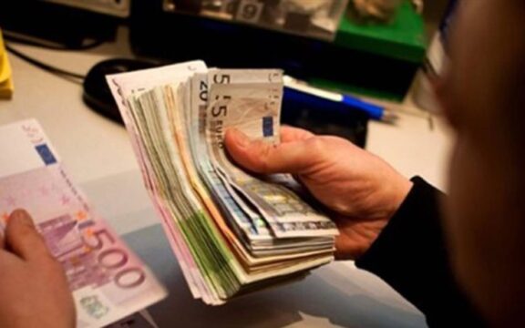 Οι ασφαλιστικές εταιρείες «παρκάρουν» τα κεφάλαιά τους σε μετρητά