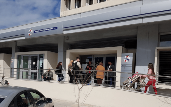 Λογαριασμοί ρεύματος: Στην ουρά για διακανονισμούς οι καταναλωτές