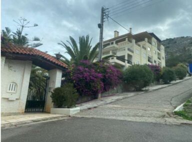 Πλειστηριασμοί: Άλλαξε χέρια η μεζονέτα της οικογένειας Αγούδημου