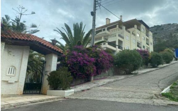 Πλειστηριασμοί: Άλλαξε χέρια η μεζονέτα της οικογένειας Αγούδημου