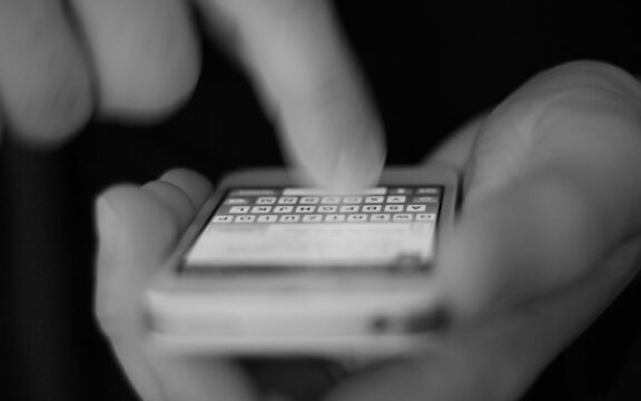 Μεγάλη απάτη μέσω τηλεφωνικών κλήσεων με δόλωμα «ποινικές εκκρεμότητες»